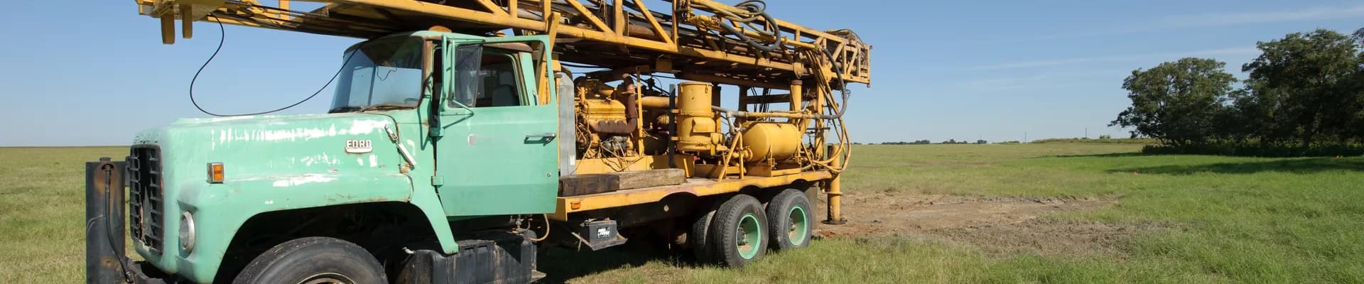 Well Drilling Dallas crew working on a well drilling project